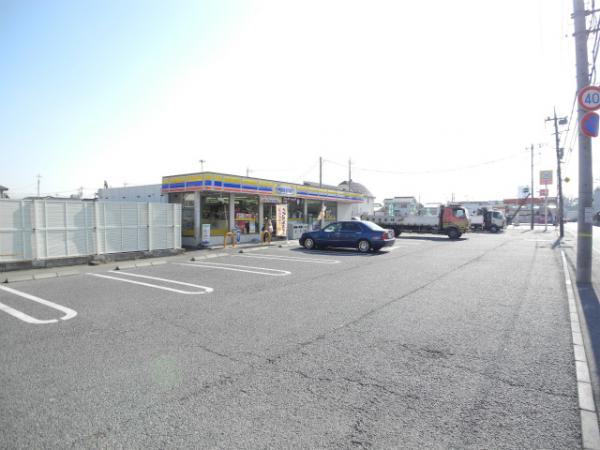 Convenience store. 500m to MINISTOP