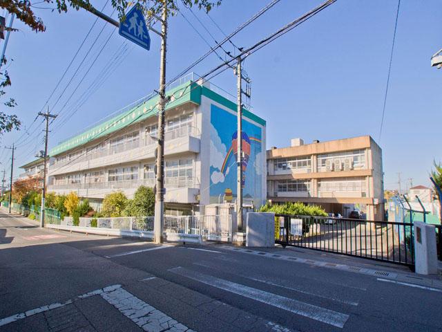 Primary school. 681m to Kasukabe Tachikawa side elementary school