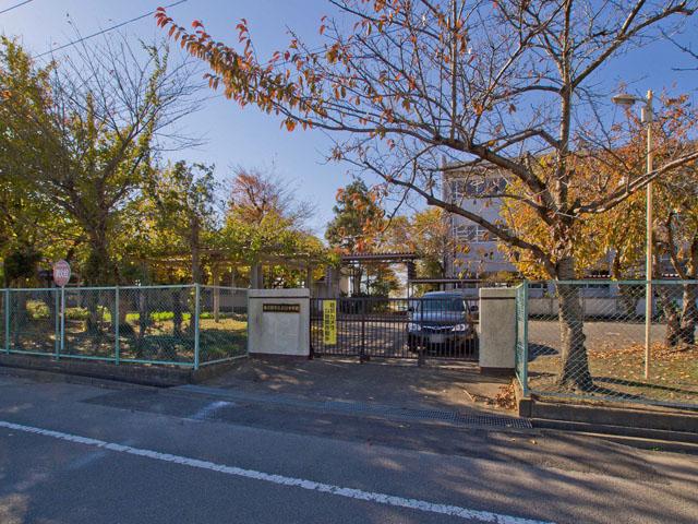 Junior high school. Kasukabe City Iinuma until junior high school 1350m
