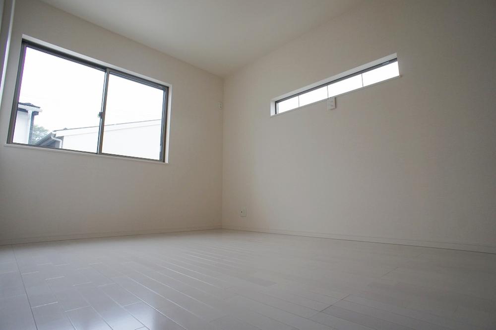 Other introspection. White was the keynote Western-style has a feeling of opening! 