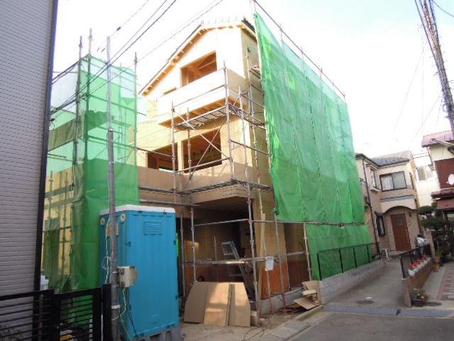 Local appearance photo. Local (12 May 2013) Shooting