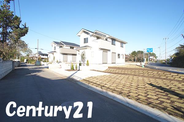 Local photos, including front road. 11 / 20 shooting