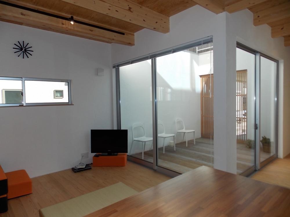 Living. Local (January 2013) Shooting Living to capture the light