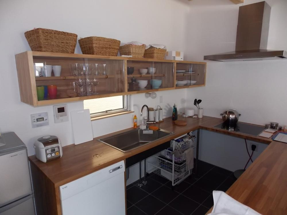 Kitchen. Local (January 2013) Shooting