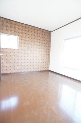 Living and room. Accent is a cross-construction