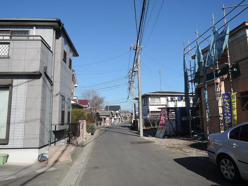 Local photos, including front road. Local (12 May 2013) Shooting