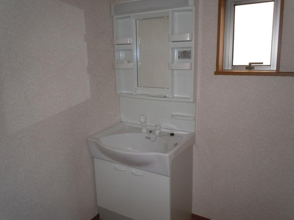 Wash basin, toilet. Same specifications