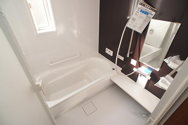 Bathroom. Building 2