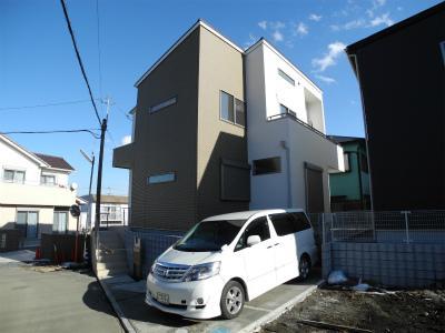 Local appearance photo. Local (April 2013) Shooting