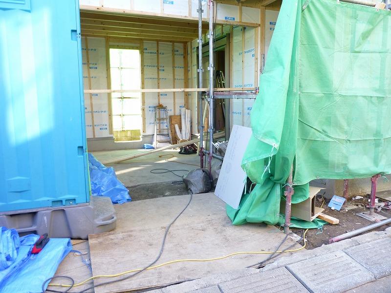 Local appearance photo. Local (12 May 2013) Shooting