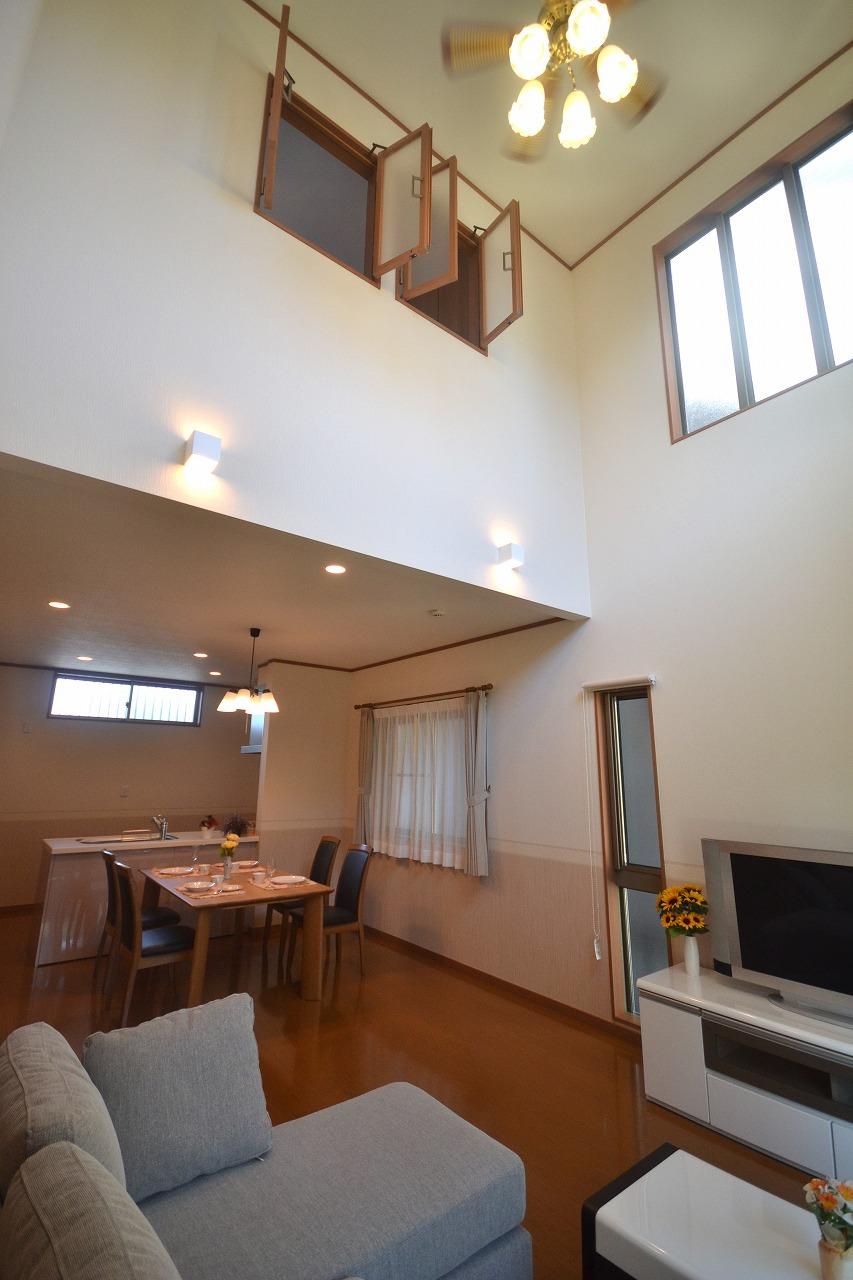 Living. Open-minded blow of LDK! Bright is! 