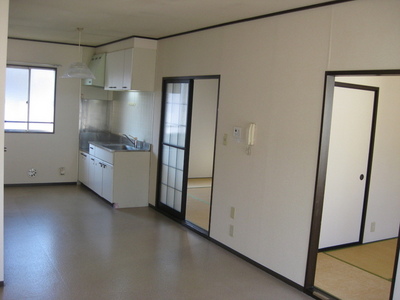 Living and room. Floor plans to put from living in each room.