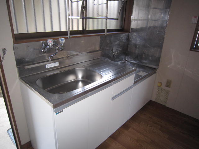 Kitchen. Sink new! ! !