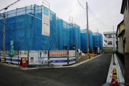 Local photos, including front road. Local (11 May 2013) Shooting