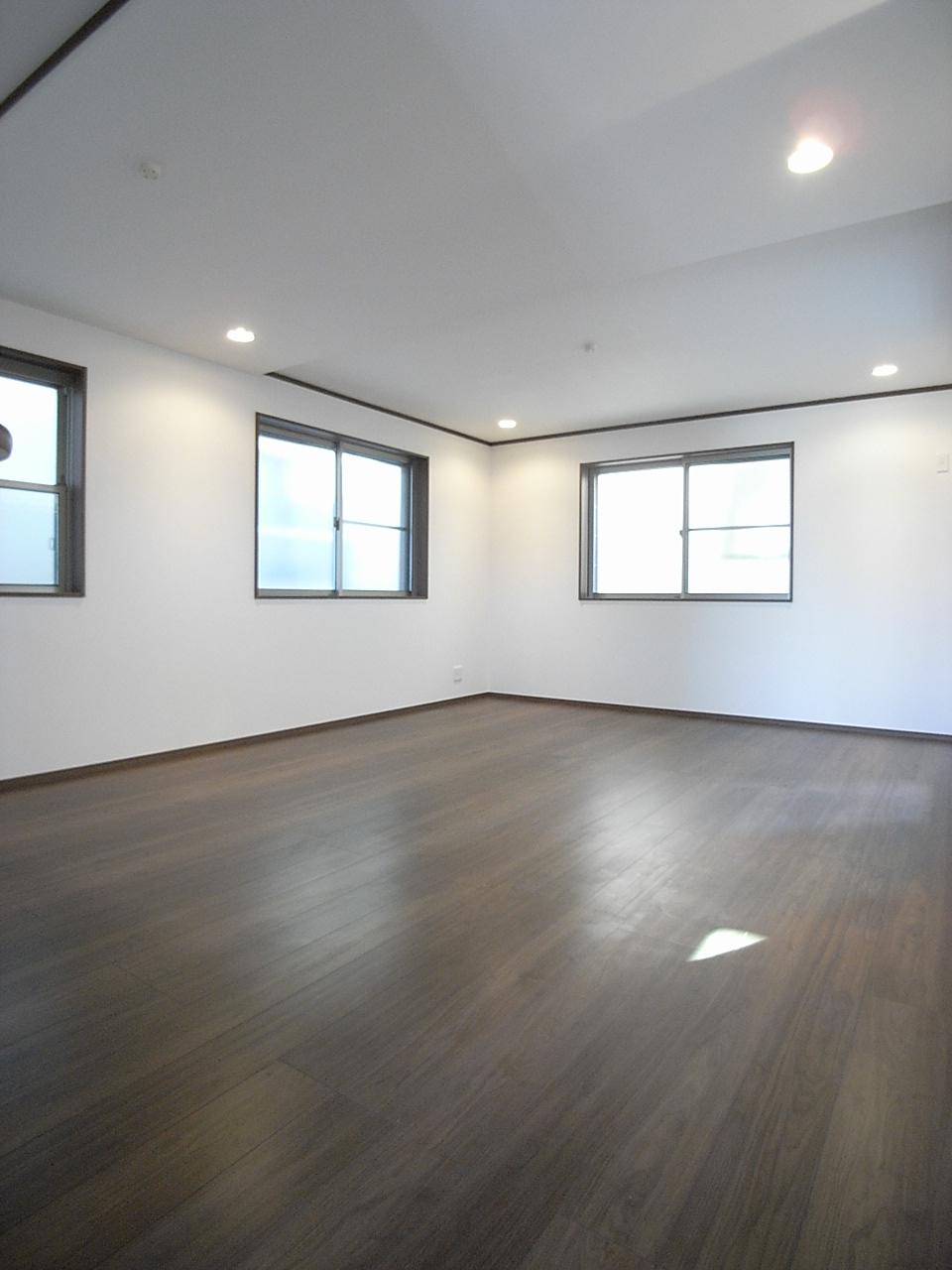 Living. About 17 Pledge of spacious LDK