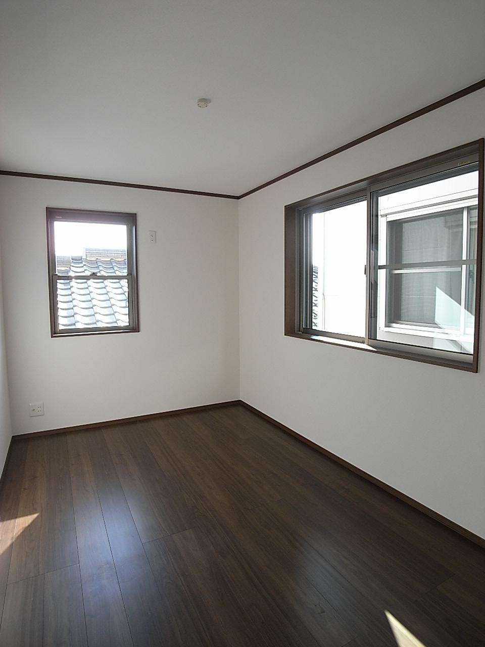 Non-living room. Indoor (11 May 2013) Shooting