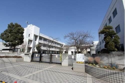 Primary school. Toyoharu until elementary school 950m