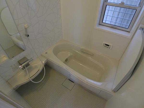 Bathroom. 1 Building