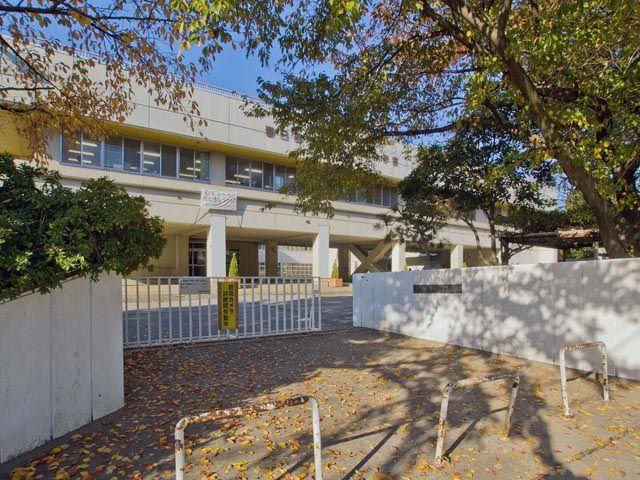 Junior high school. Omasu 1150m until junior high school