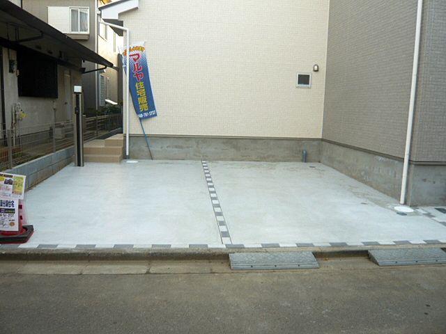 Parking lot. Parking parallel two Allowed