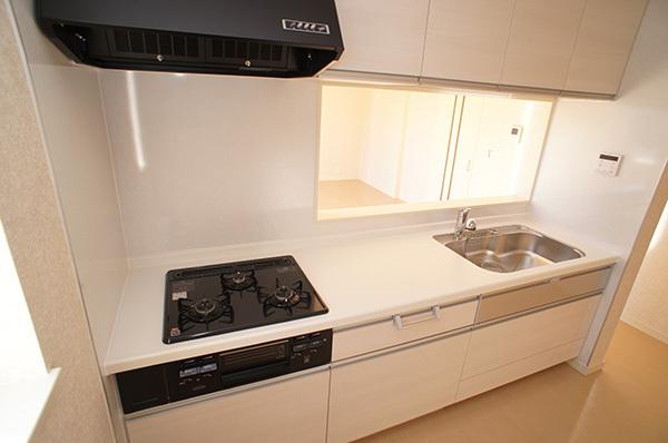 Kitchen. Open-minded face-to-face kitchen at a glance it can be seen in the living room