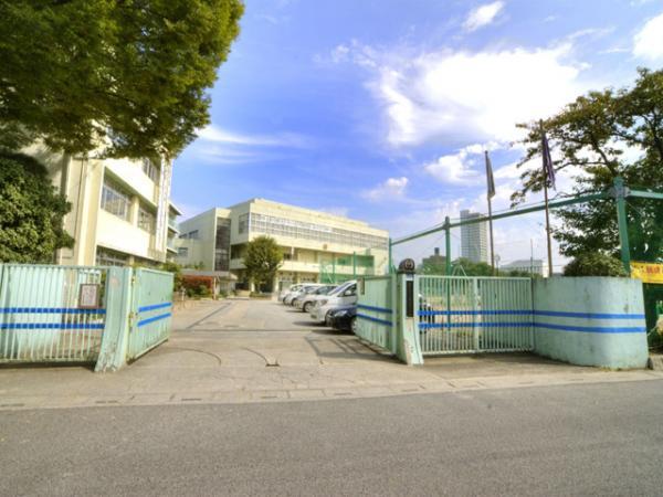 Junior high school. Kasukabe 1850m until junior high school