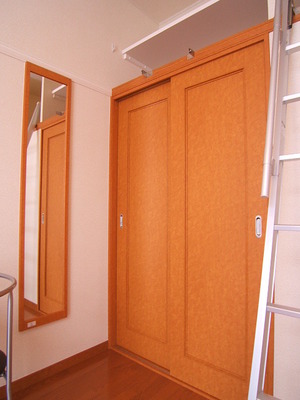 Living and room. Send your inquiry to the (stock) whale housing 048-973-0777