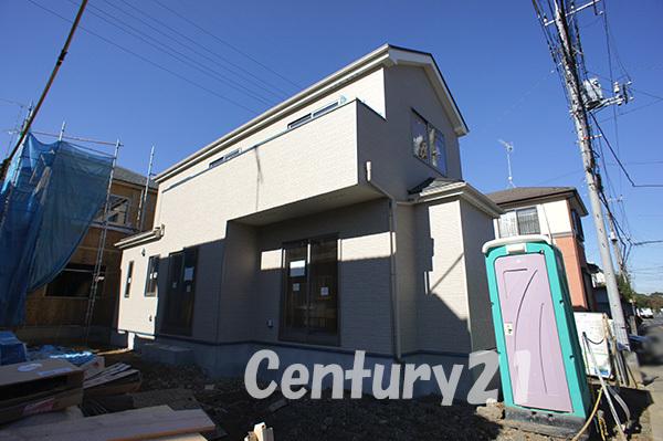 Local appearance photo. Building 2