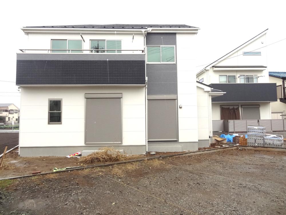 Local appearance photo. Local (11 May 2013) Shooting