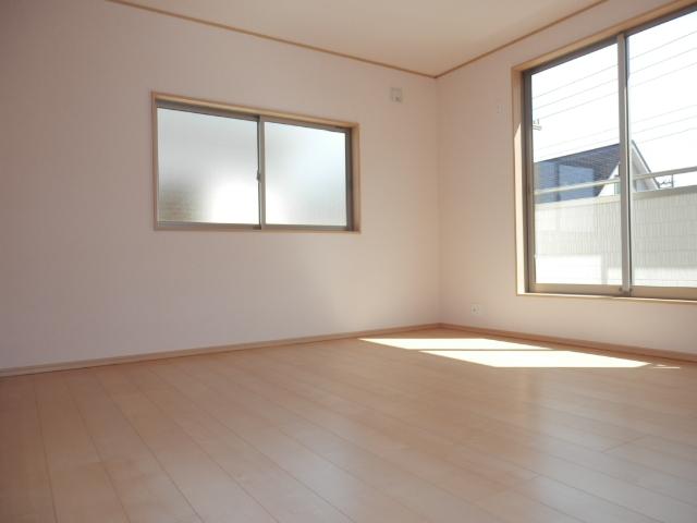 Same specifications photos (Other introspection). Same specifications