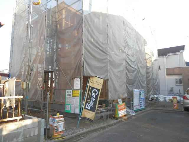 Local appearance photo. Local (12 May 2013) Shooting