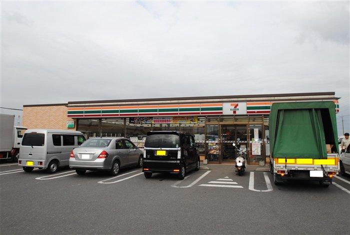 Convenience store. 1150m to Seven-Eleven