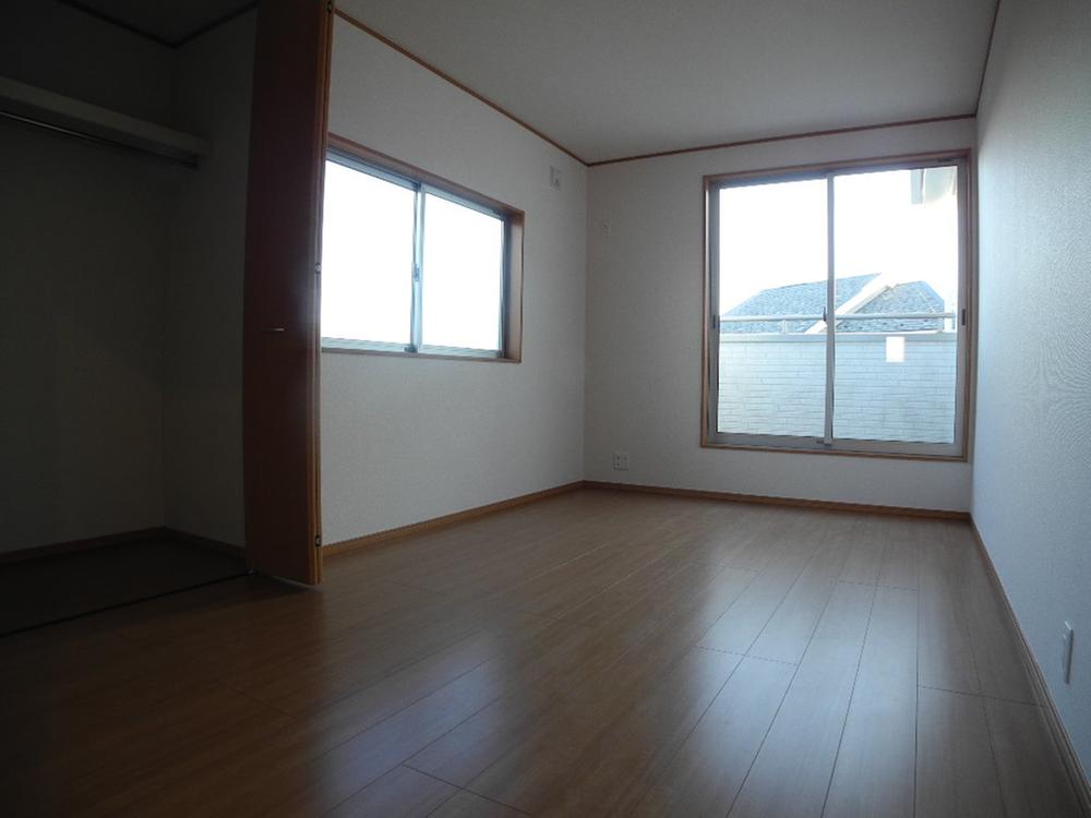 Non-living room. Indoor (12 May 2013) Shooting