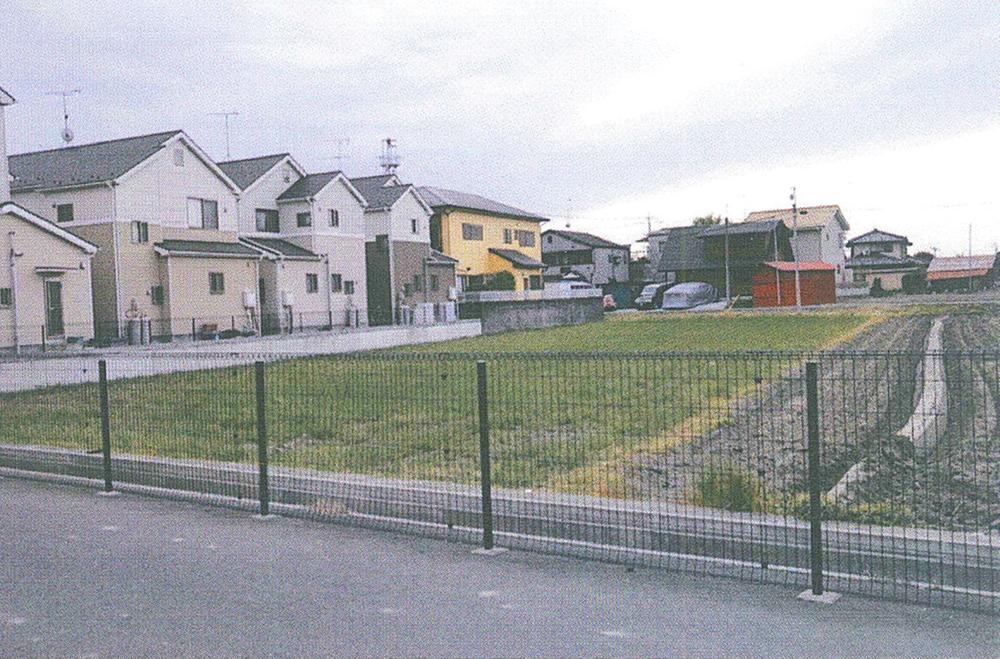 Local photos, including front road. Local (April 2013) Shooting