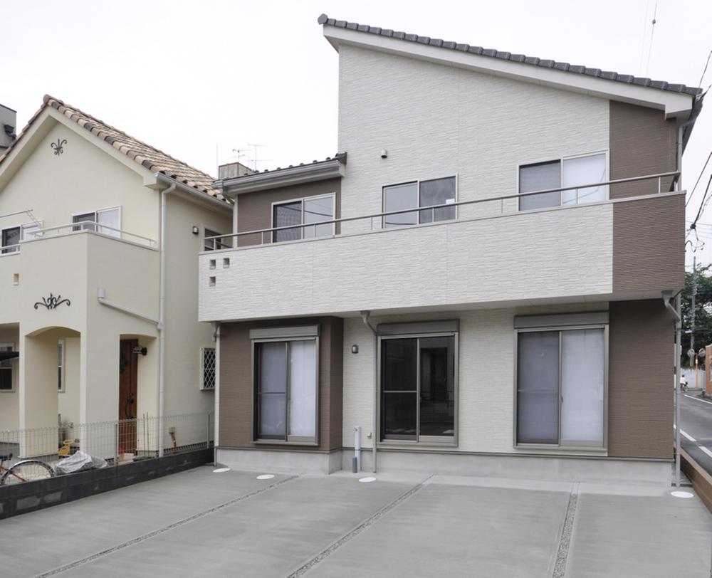 Building plan example (exterior photos). Reference Plan: Our free design and construction example