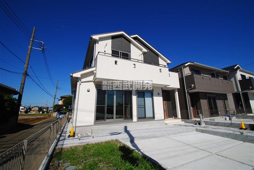 Local appearance photo. Local (September 2012) shooting