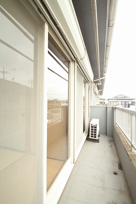 Balcony. Apamanshop Tsurugashima shop TEL: 049-233-7511