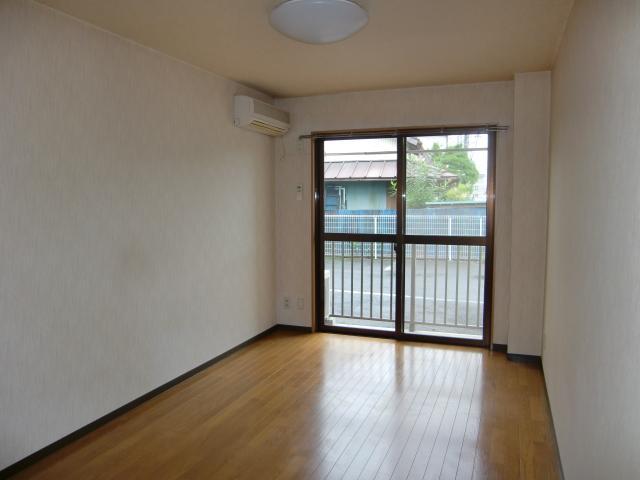 Living and room. Western-style 8 pledge (air-conditioned)