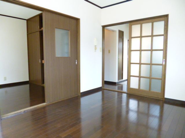 Living and room. Popular All flooring ☆