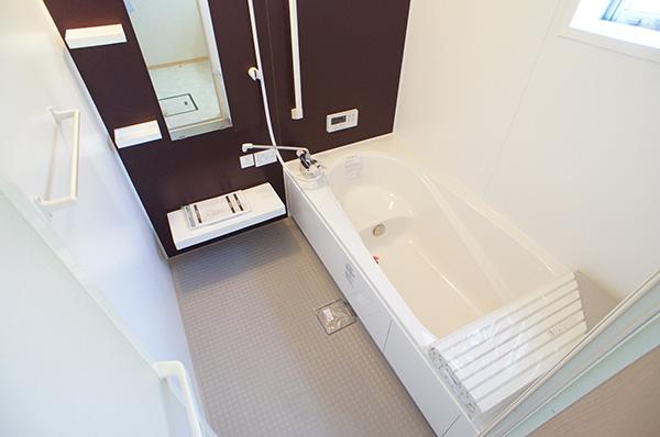 Bathroom. Indoor (11 May 2013) Shooting