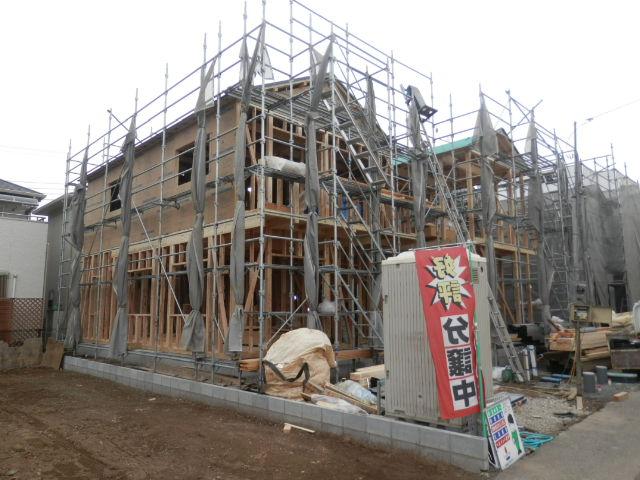 Local photos, including front road. Local (11 May 2013) Shooting