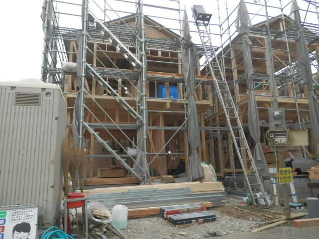 Local appearance photo. Local (11 May 2013) Shooting