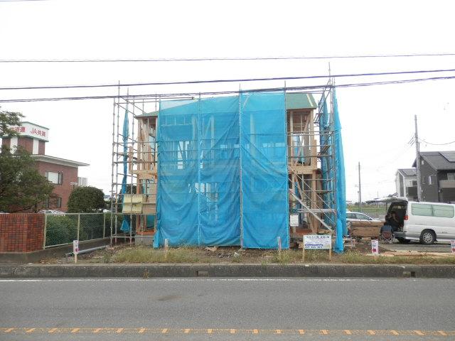 Local appearance photo. Local (10 May 2013) Shooting