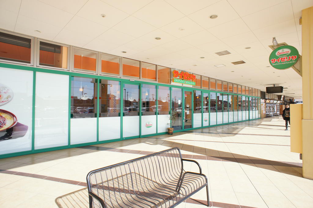 restaurant. Saizeriya Unikusu south Furuya to the store (restaurant) 690m