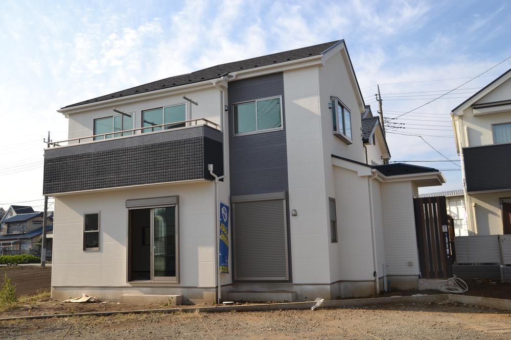 Local appearance photo. Local (11 May 2013) Shooting