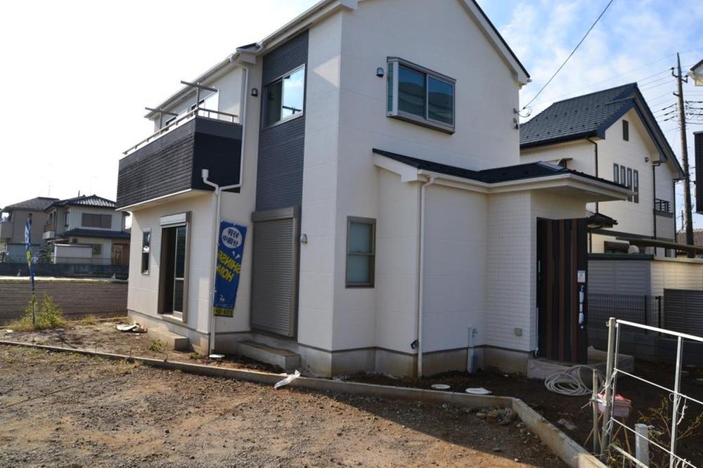 Local appearance photo. Local (11 May 2013) Shooting