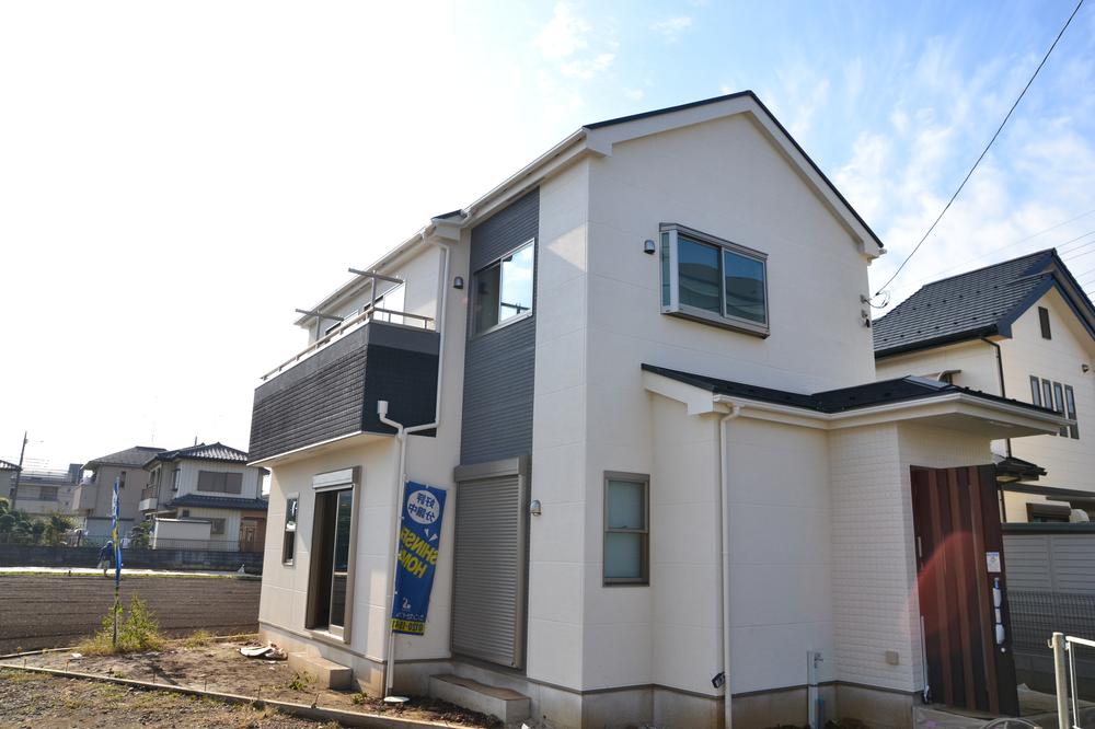 Local appearance photo. Local (11 May 2013) Shooting