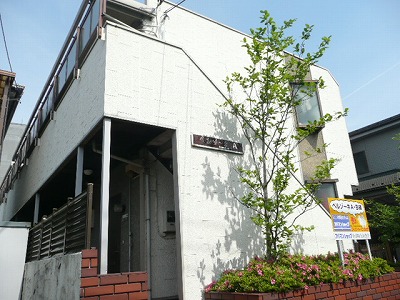 Building appearance. Apamanshop Tsurugashima shop TEL: 049-233-7511