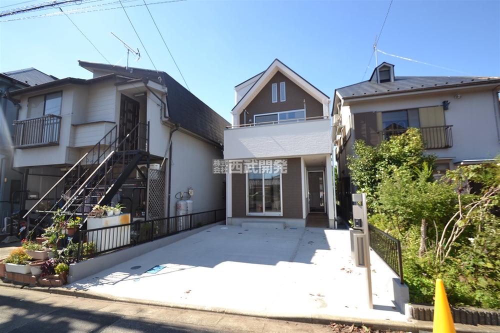 Local photos, including front road. Local (September 2013) Shooting