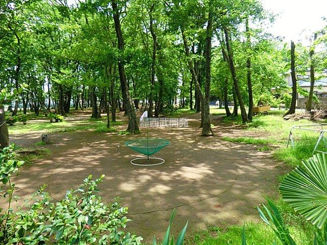 park. 1330m to the southern public park